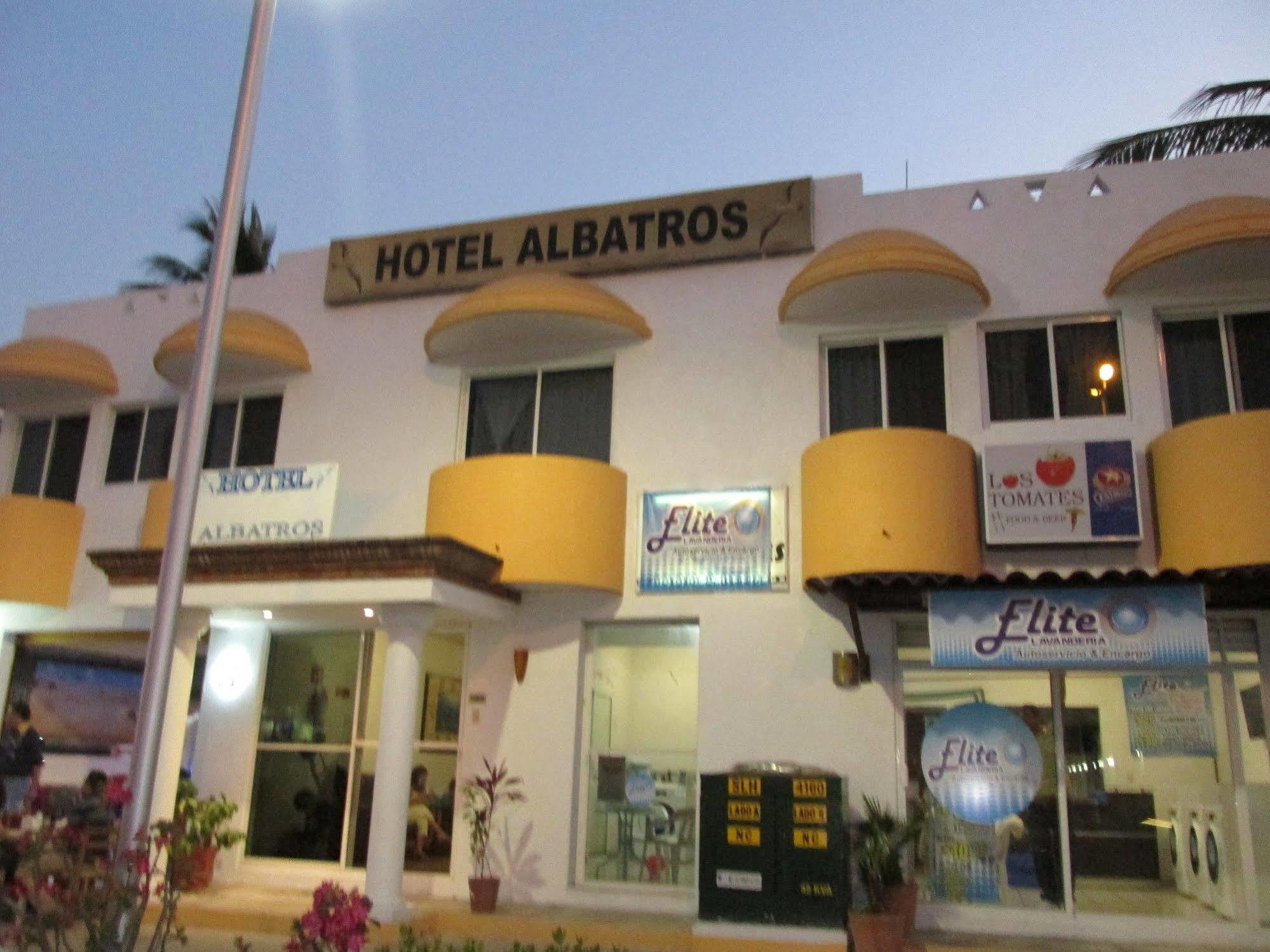 Hotel Albatros Manzanillo Extérieur photo