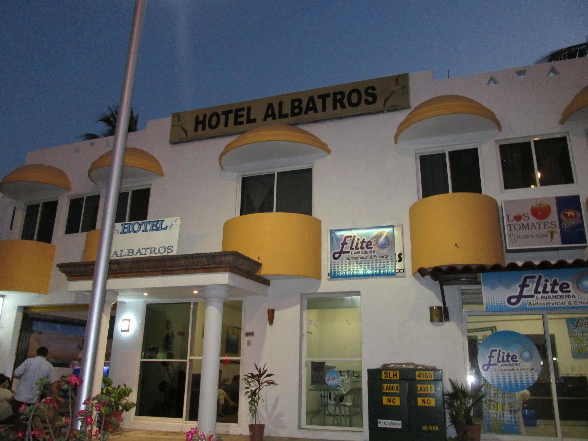 Hotel Albatros Manzanillo Extérieur photo