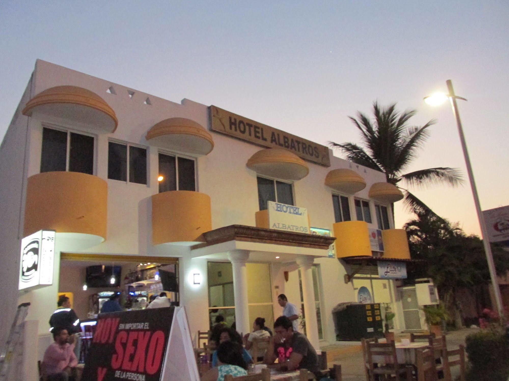 Hotel Albatros Manzanillo Extérieur photo