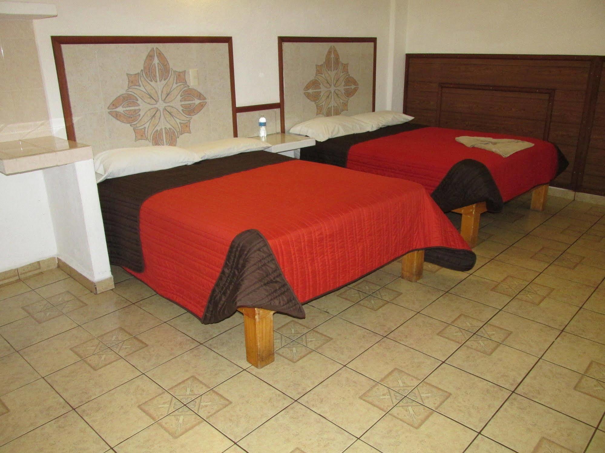 Hotel Albatros Manzanillo Extérieur photo