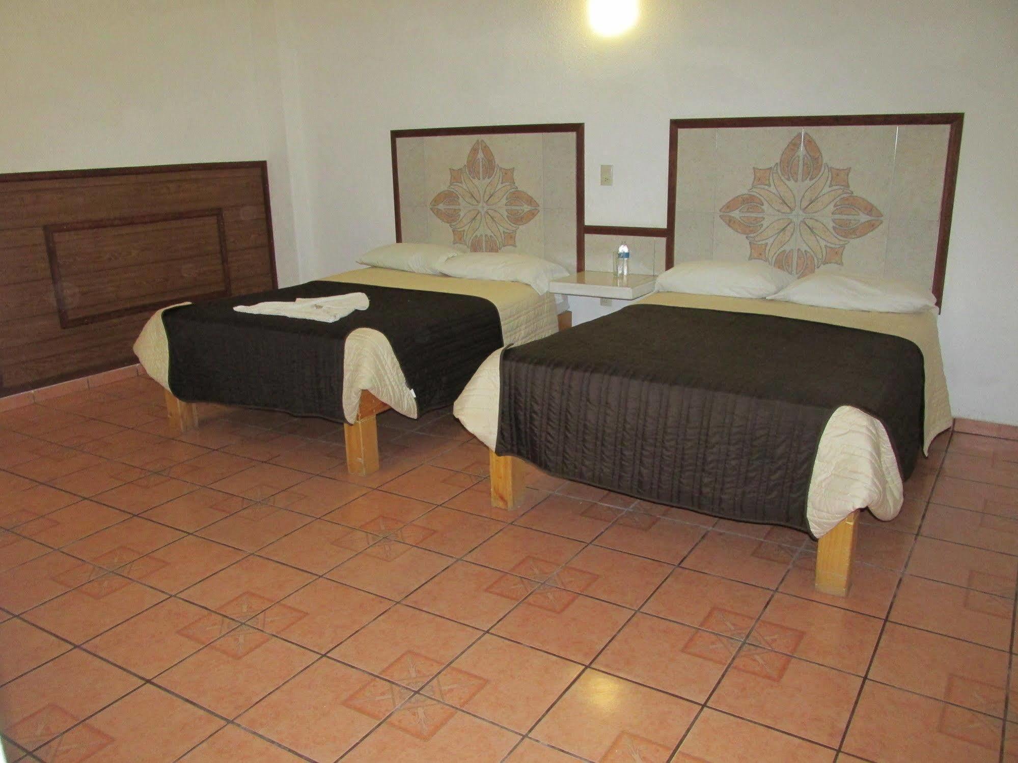 Hotel Albatros Manzanillo Extérieur photo
