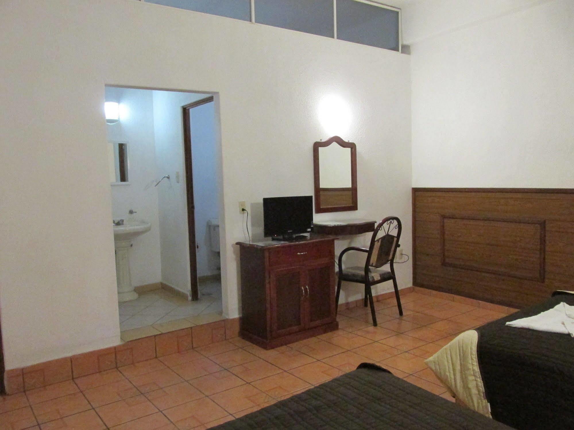Hotel Albatros Manzanillo Extérieur photo